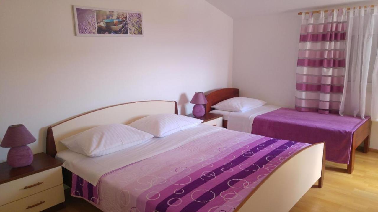 Apartments Tonci And Iris Primošten Buitenkant foto